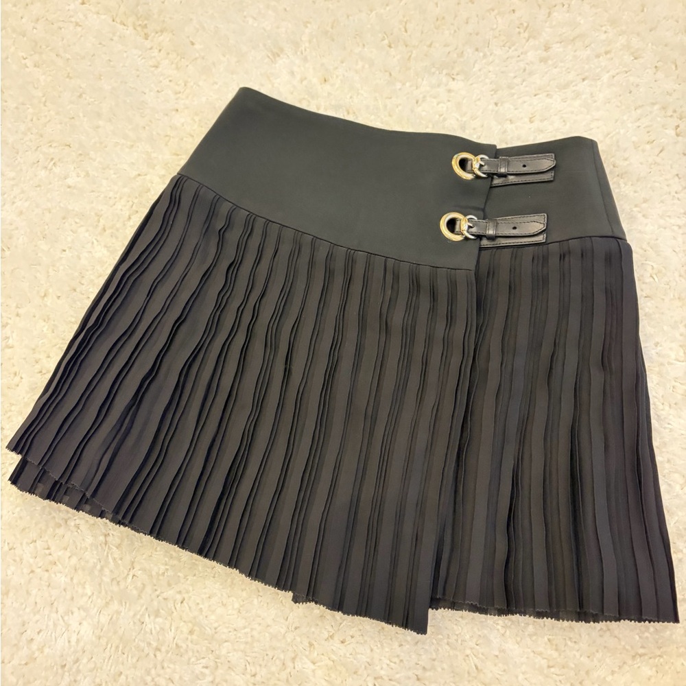 Gucci Black Pleated Mini Skirt with Gold Buckle Detail